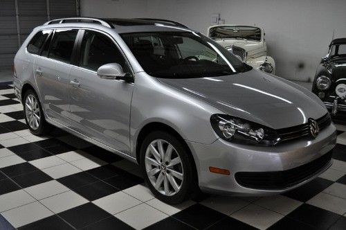 Like brand new - panoramic roof - nicest colors - heated seats - pristine !!!!!