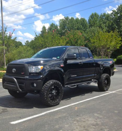 Toyota tundra xsp-x w/8&#034; lift, 17k miles, pro comp, toyo, tis wheels, volant cai