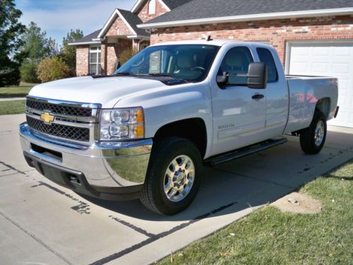 2011 silverado, 3500,never smoked, towing,hauling,trailer tow package