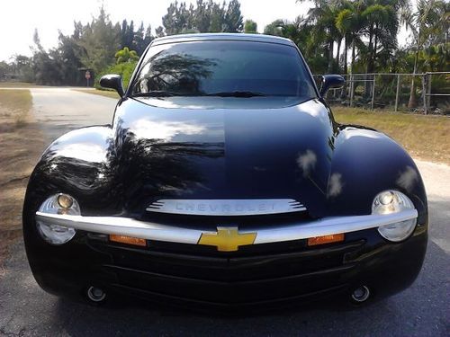 2004 chevrolet ssr base convertible 2-door 5.3l