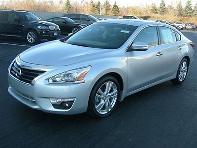 Pre-owned 2013 altima 3.5 sl, heated seats, bluetooth, xm, roof, only 10 miles
