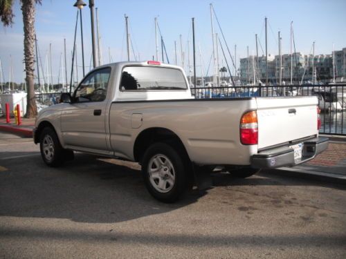 Toyota tacoma regular cab, automatic, low miles, clean title, new tires, brakes