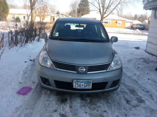 2008 nissan versa sl hatchback 4-door 1.8l