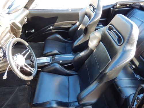 1972 Chevrolet Chevelle Convertible Jet black 350 wheel disc brakes leather, image 9