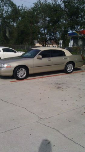 2005 lincoln town car signature sedan 4-door 4.6l