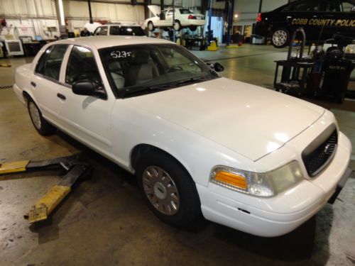2004 white ford crown victoria 4 door sedan one owner