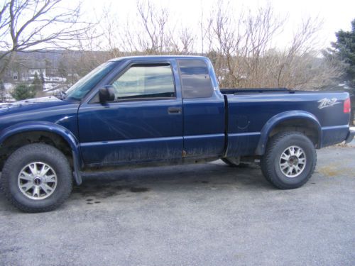 2002 gmc sonoma sls extended cab pickup 3-door 4.3l