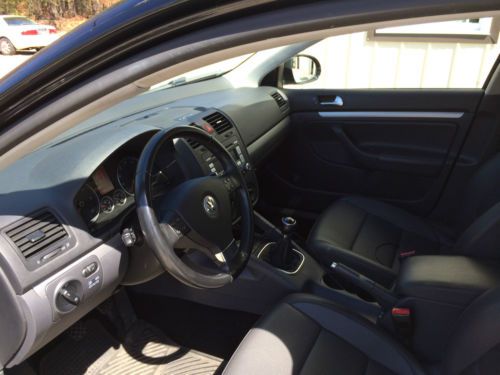 2009 volkswagen jetta tdi sedan 4-door 2.0l - salvage title(minimal damage)