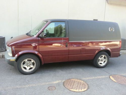 2004 gmc safari base standard cargo van 3-door 4.3l funeral home owned