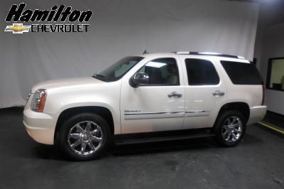 2009 gmc yukon denali awd 4dr navagation, moonroof, backup camera