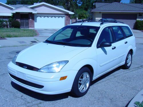 Ford focus se  wagon 74k exce interior no accidents wtitle smog runs exceptional