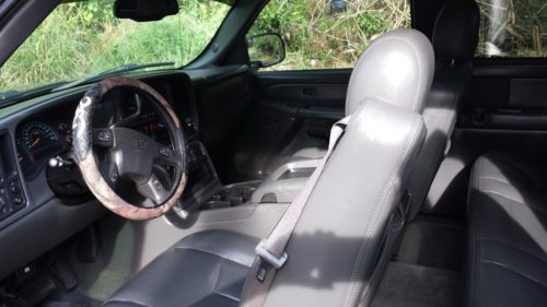 2004 Chevrolet Silverado 2500 HD LT Extended Cab Pickup 4-Door 6.0L, image 3