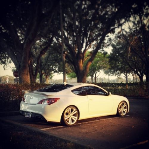 2010 hyundai genesis coupe - grand touring - automatic