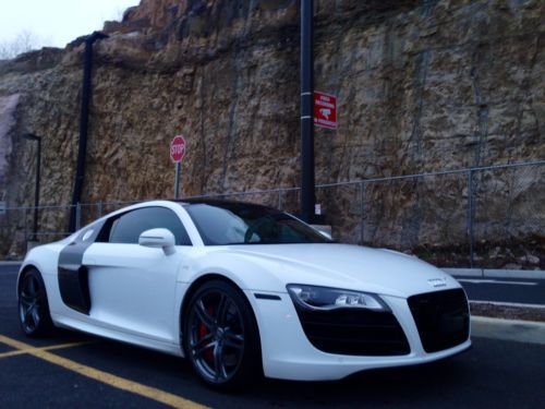 2012 audi r8 base coupe 2-door 5.2l