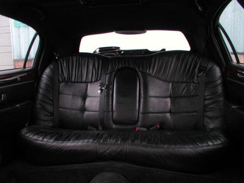 2005 70" Lincoln Town Car Limousine, image 9