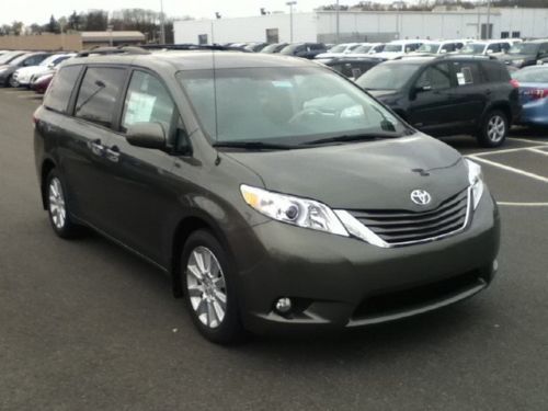 2013 toyota sienna xle mini passenger van 5-door 3.5l