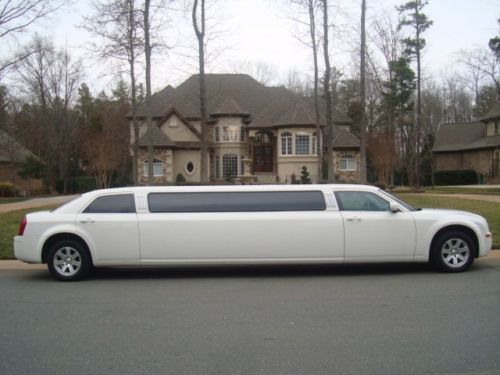 2006 chrysler 300  limo 130&#034; stretch limousine