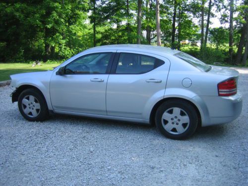 2010 Dodge Avenger with 60k miles hit in front and needs rebuilt with all parts, image 1