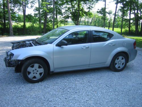 2010 Dodge Avenger with 60k miles hit in front and needs rebuilt with all parts, image 2