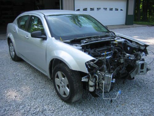 2010 Dodge Avenger with 60k miles hit in front and needs rebuilt with all parts, image 7