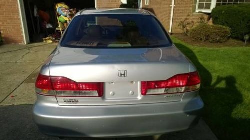 Ex v6 sedan leather power seats keyless entry nice car won&#039;t last!