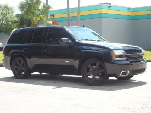 2006 chevrolet trailblazer ss 6.0l v8 ss  lowered   navigation 1 owner