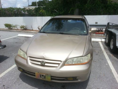 Gold hoda accord lx