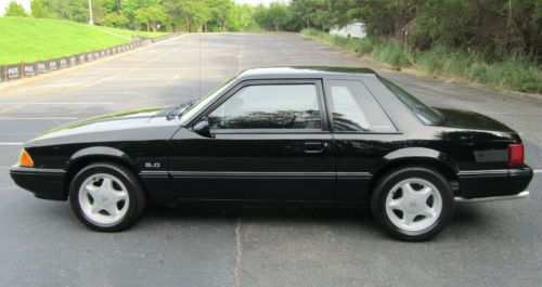 1993 ford mustang coupe black/black 5 speed 73k miles