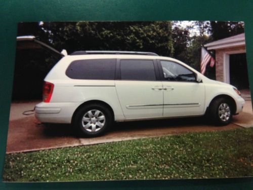 2007 Hyundai Entourage SE Mini Passenger Van 4-Door 3.8L, image 2