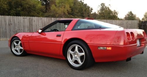 1990 chevrolet corvette zr-1 hatchback 2-door 5.7l