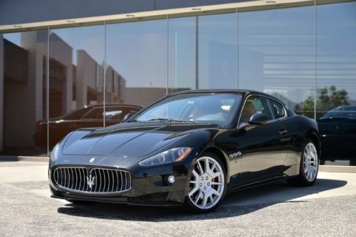 2012 maserati 2dr coupe