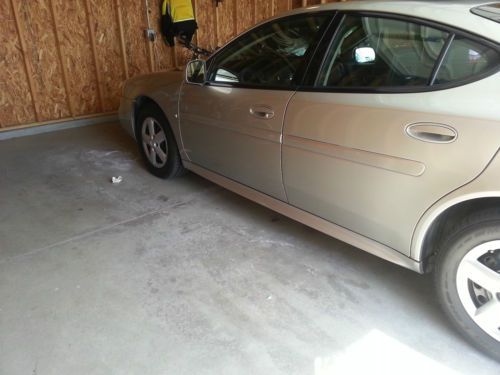 2008 pontiac grand prix base sedan 4-door 3.8l