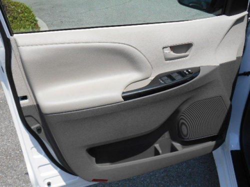 2014 Toyota Sienna L, US $28,175.00, image 7