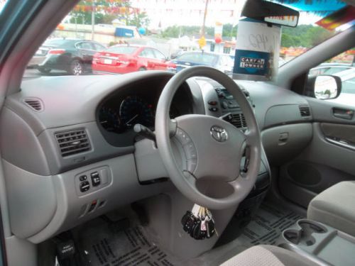 2010 Toyota Sienna LE, US $16,492.00, image 3