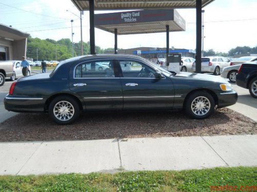 2002 lincoln town car signature