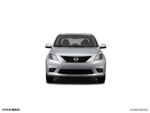 2012 nissan versa