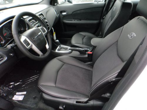 2014 Chrysler 200 Limited, US $25,625.00, image 2