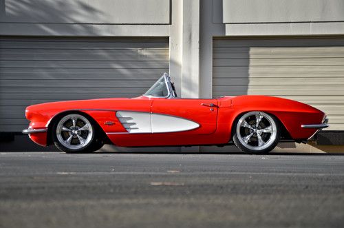 1961 corvette frame-up custom ls3 motor, only 194miles! full custom interior