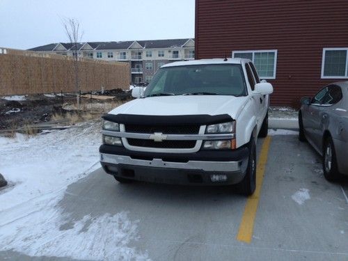 2004 chevrolet silverado 2500 lt crew cab 4-door 6.0l lots of service done