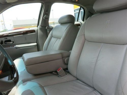 2002 lincoln town car cartier prem.
