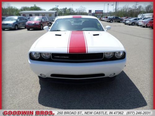 2014 dodge challenger sxt