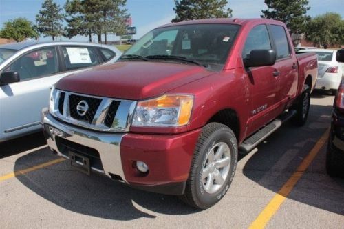 2014 nissan titan sv