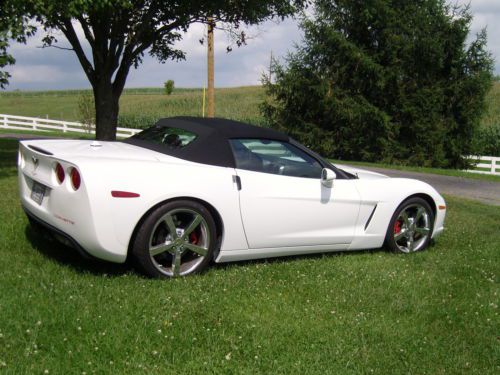 2005 Chevrolet Corvette Convertible 2-Door 6.0L White, Red Leather Black Top, US $29,500.00, image 2
