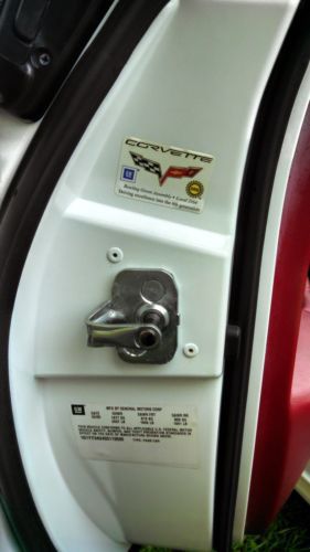 2005 Chevrolet Corvette Convertible 2-Door 6.0L White, Red Leather Black Top, US $29,500.00, image 12