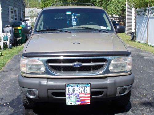 2000 ford explorer xlt  4x4