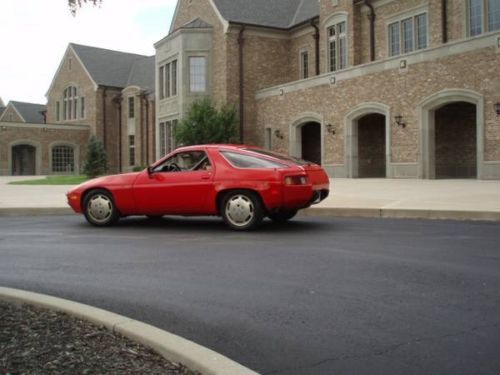 Nice 1981 porsche 928  automatic daily driver