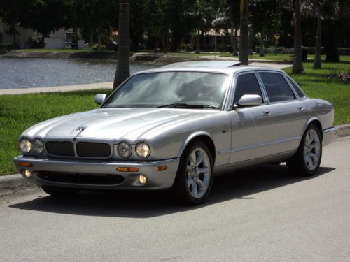 2002 jaguar xj8 xjr dvd/navi supercharged low miles loaded non smoker no reserve