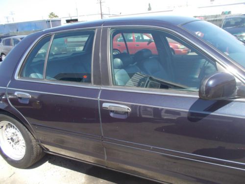 2000 Ford Corwn Victoria NO RESERVE, image 10
