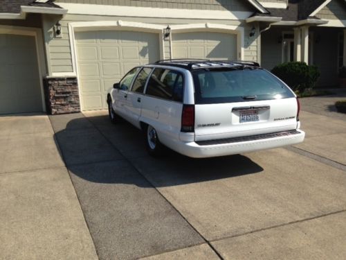 1994 Chevrolet Caprice Classic Station Wagon, image 3