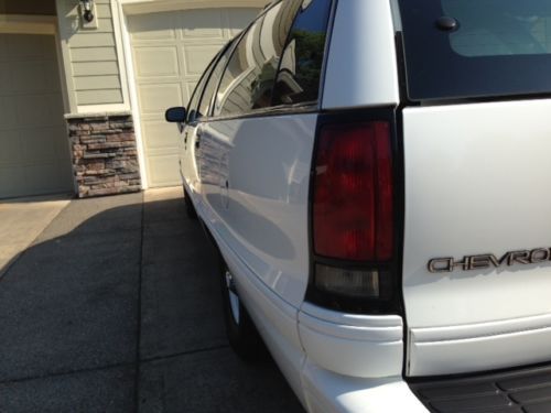 1994 Chevrolet Caprice Classic Station Wagon, image 5